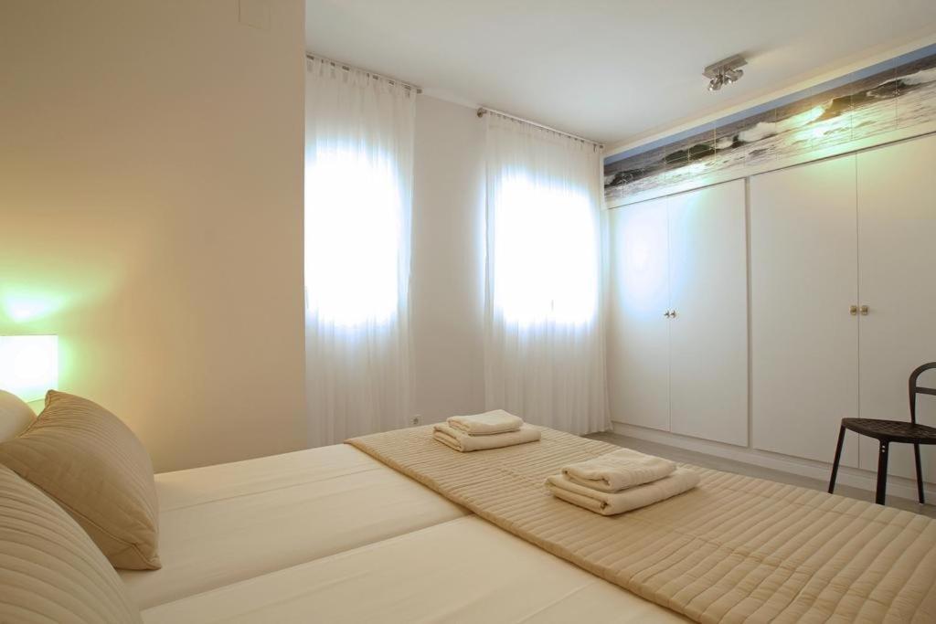 Warm Sands Apartment By Hello Homes Sitges Exteriör bild